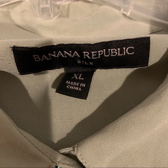 Banana Republic 100% silk button up blouse xl - Picture 4 of 8
